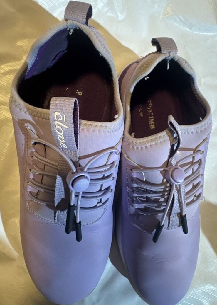 Pair of Clove Classic Lavender and Light Blue Nursing Shoes Sneakers W 10.5 GUC  7