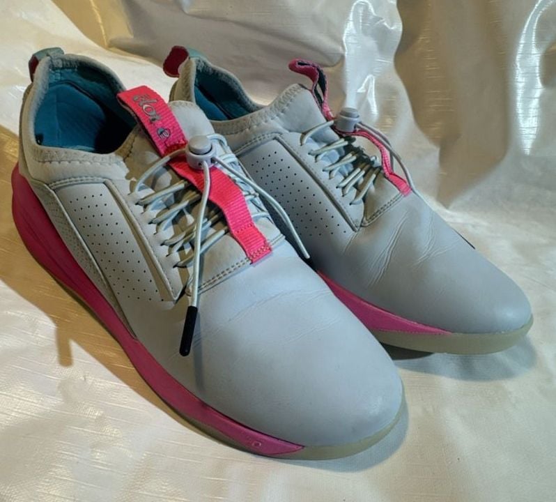 Pair of Clove Classic Lavender and Light Blue Nursing Shoes Sneakers W 10.5 GUC  13