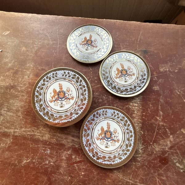 Royal Collection Trust Buckingham Palace Cork Coasters In Tin