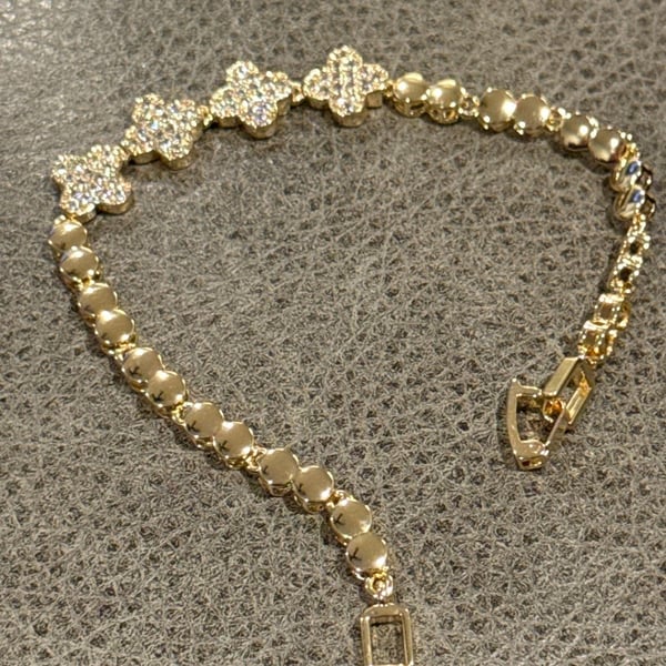 Clover Tennis Bracelet in Gold Tone