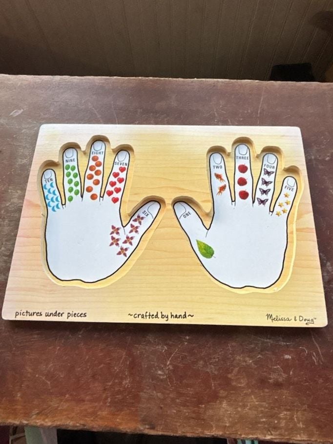 Melissa & Doug Hands Peg Easy-Grip Wooden Counting Puzzle 1