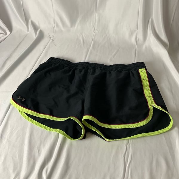 Under Armour Fly By Shorts Size Large