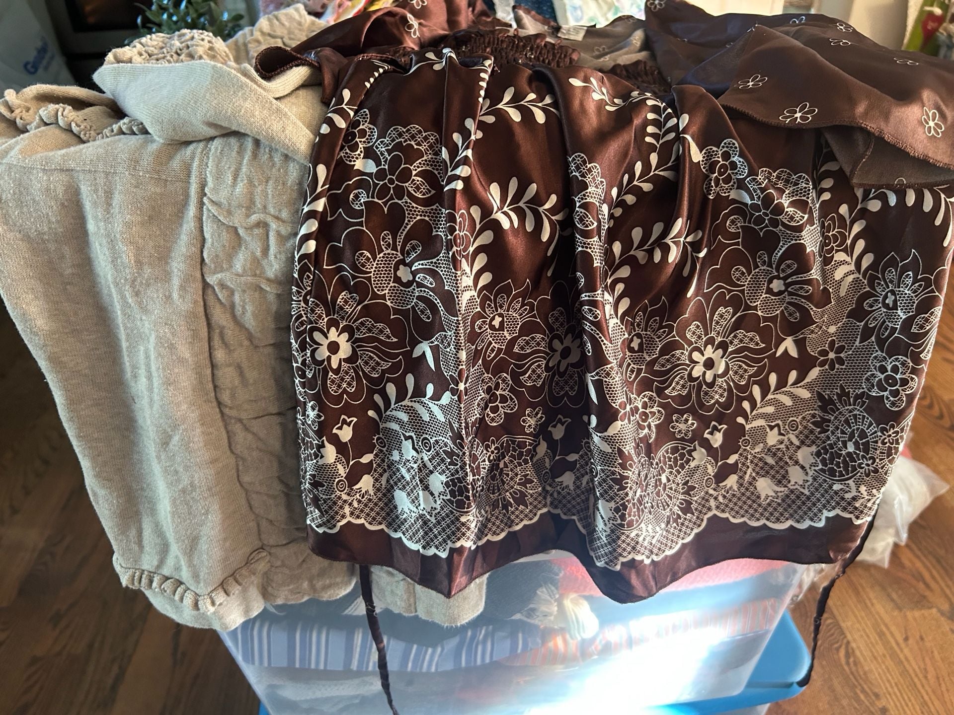 Lia Lee Brown Floral Smocked Top & Heather B Cardigan Size M 2
