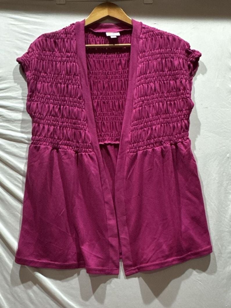 LuLaRoe Kaylin Short Sleeved Smocked Cardigan Size M Magenta Pink
O892 2