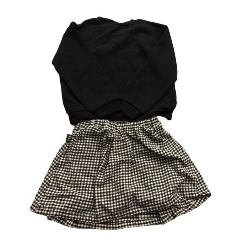 Hello Kitty Outfit Set Size 4T Black Sweatshirt Skirt 4