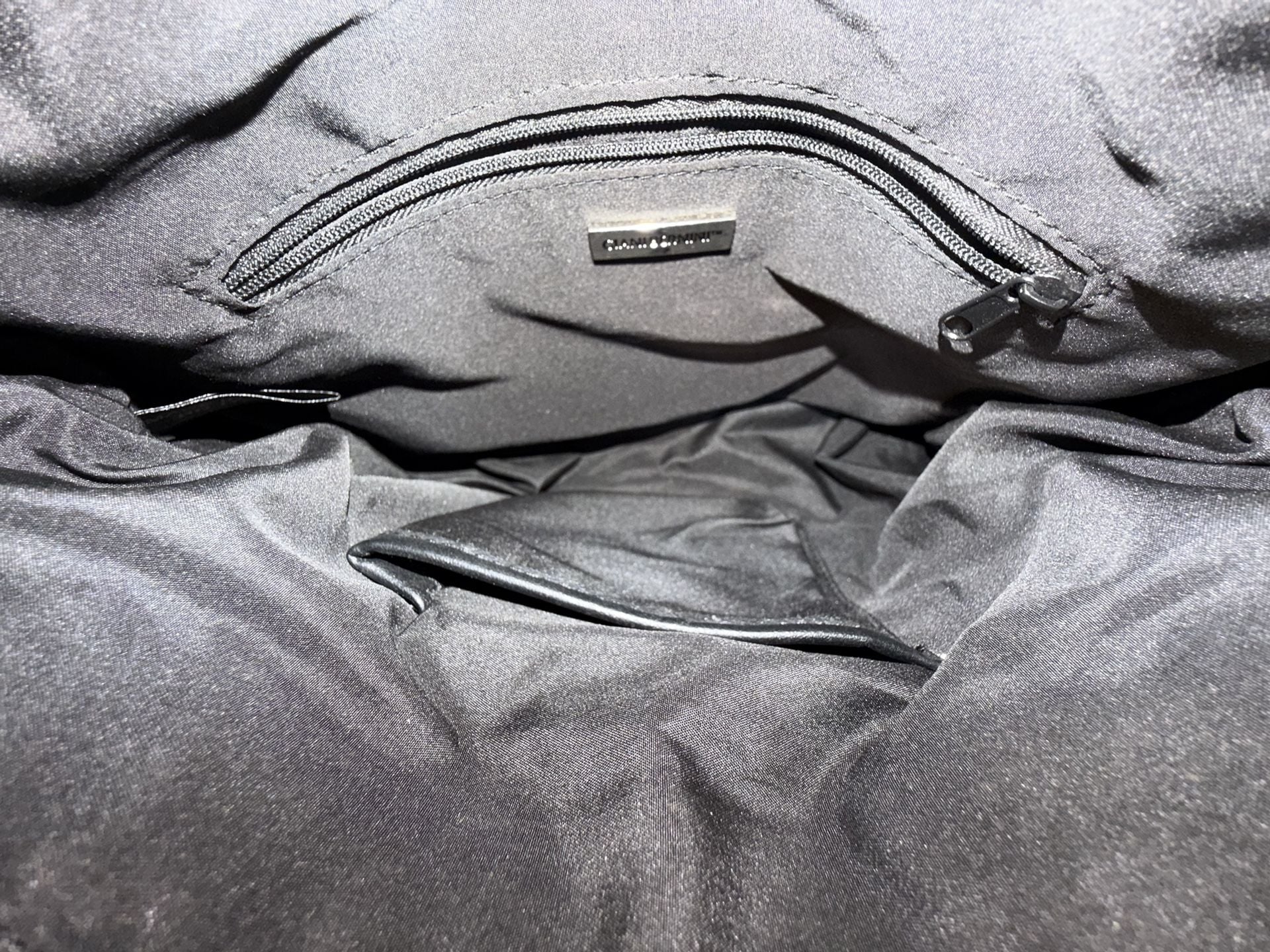 Giani Bernini Black Leather Front Zip Crossbody Bag 6