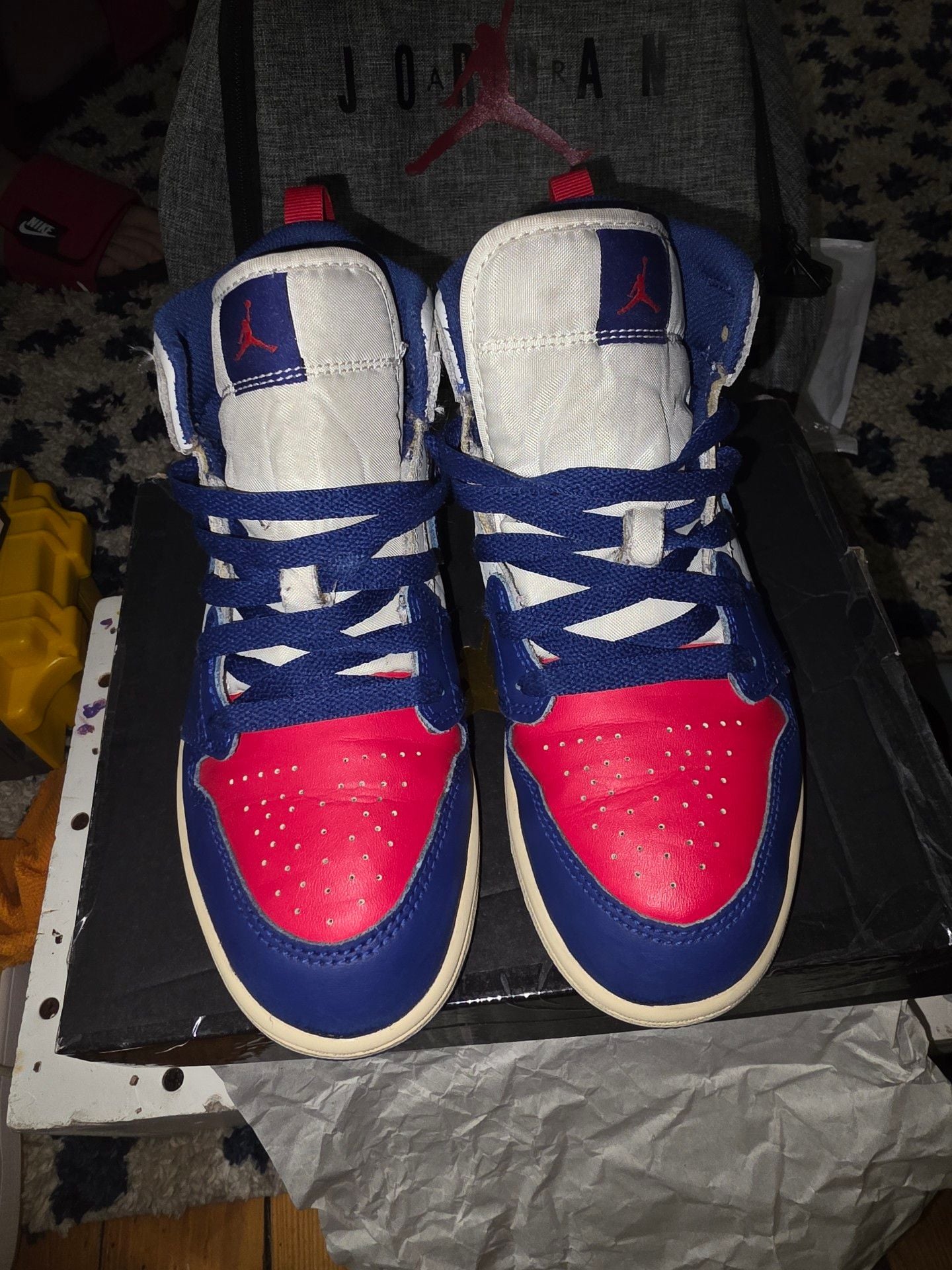Jordan Air Jordan 1 Mid Older Kids' Shoes 3