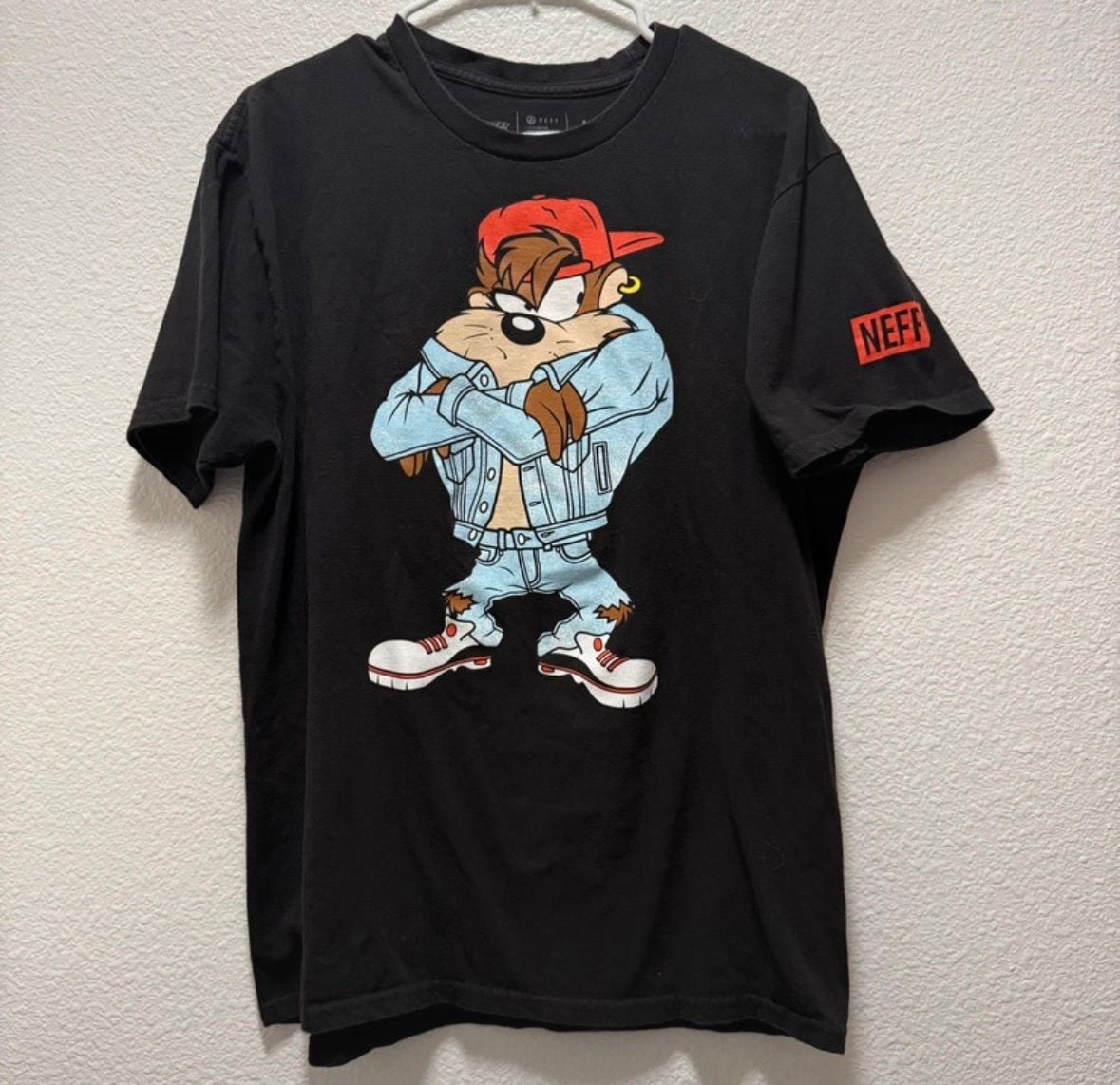 Neff Looney Tunes Taz T-Shirt Size L Black Tasmanian Devil Graphic Tee 1