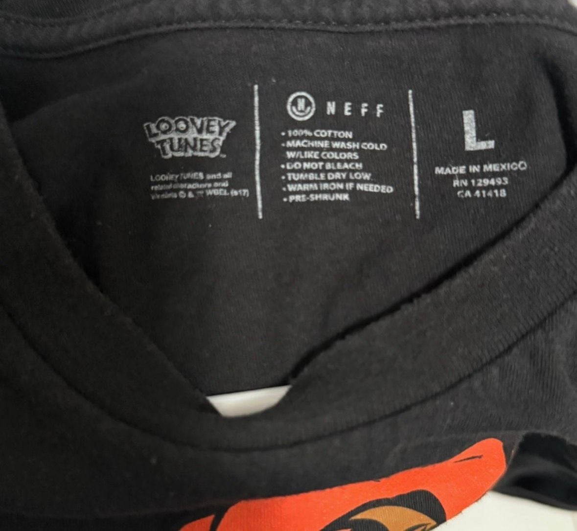 Neff Looney Tunes Taz T-Shirt Size L Black Tasmanian Devil Graphic Tee 4