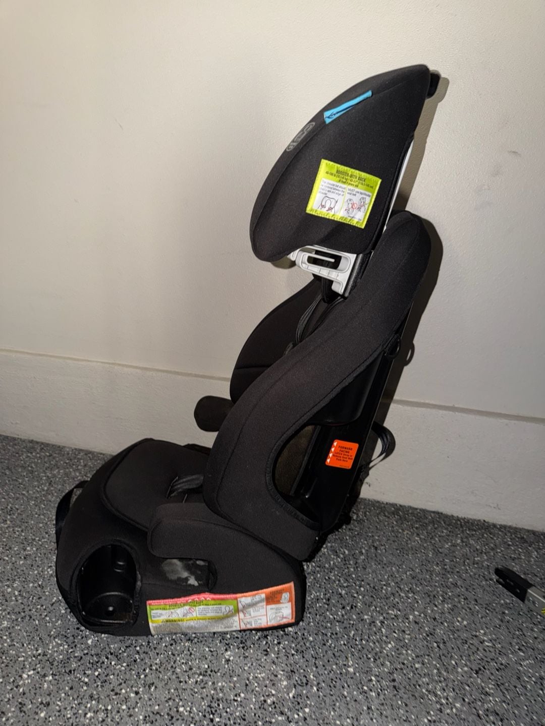 Graco Tranzitions 3-in-1 Harness Booster Car Seat Black 2