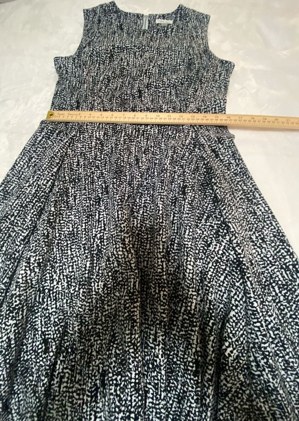 Calvin Klein Black and White Sleeveless Fit and Flare Midi Dress Size 12 9