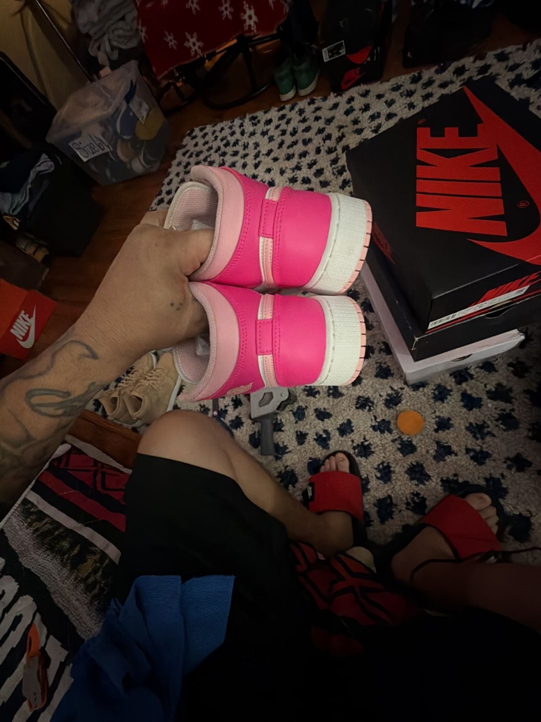 Nike Air Jordan 1 Mid Size 6Y Fierce Pink 6