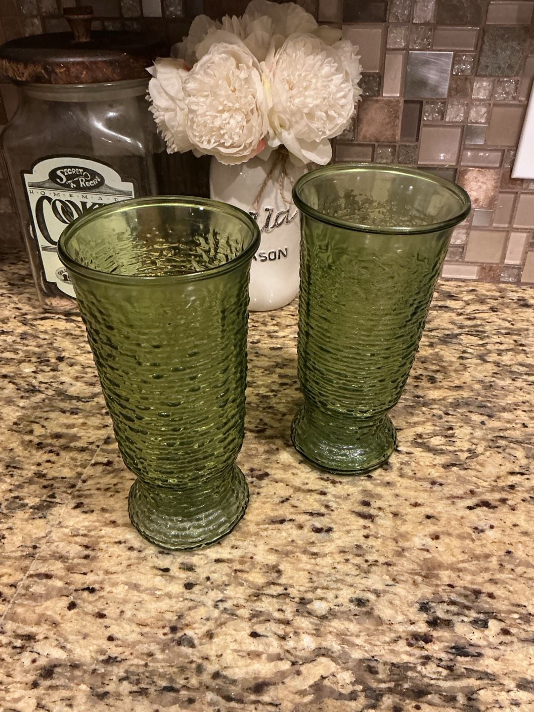 Anchor Hocking Soreno Avocado Green Flower Vase Set 9 In. 1