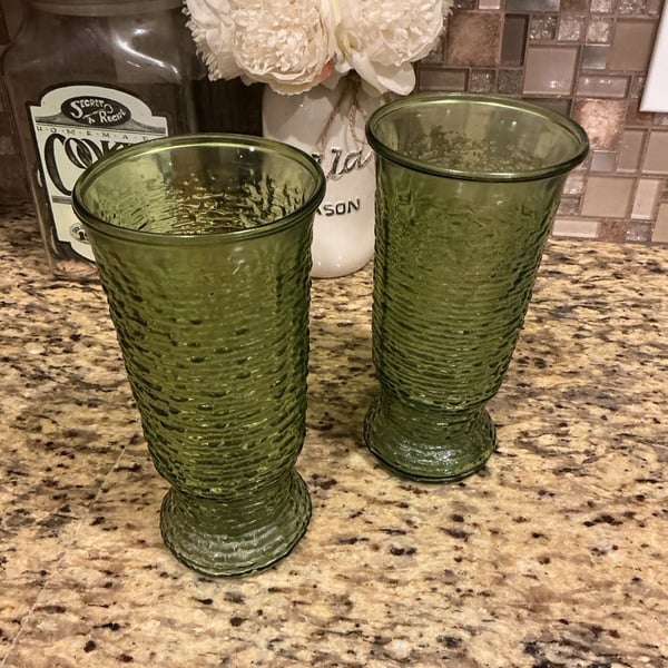 Anchor Hocking Soreno Avocado Green Flower Vase Set 9 In.