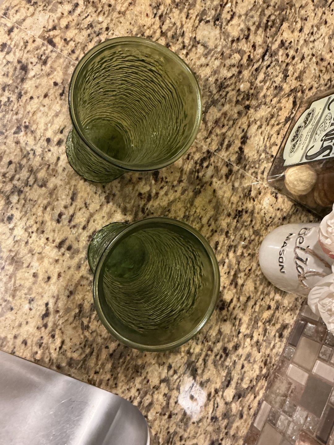Anchor Hocking Soreno Avocado Green Flower Vase Set 9 In. 2