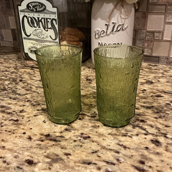 Anchor Hocking Pagoda Avocado Green Tree Bark Tumblers Set Of 2
