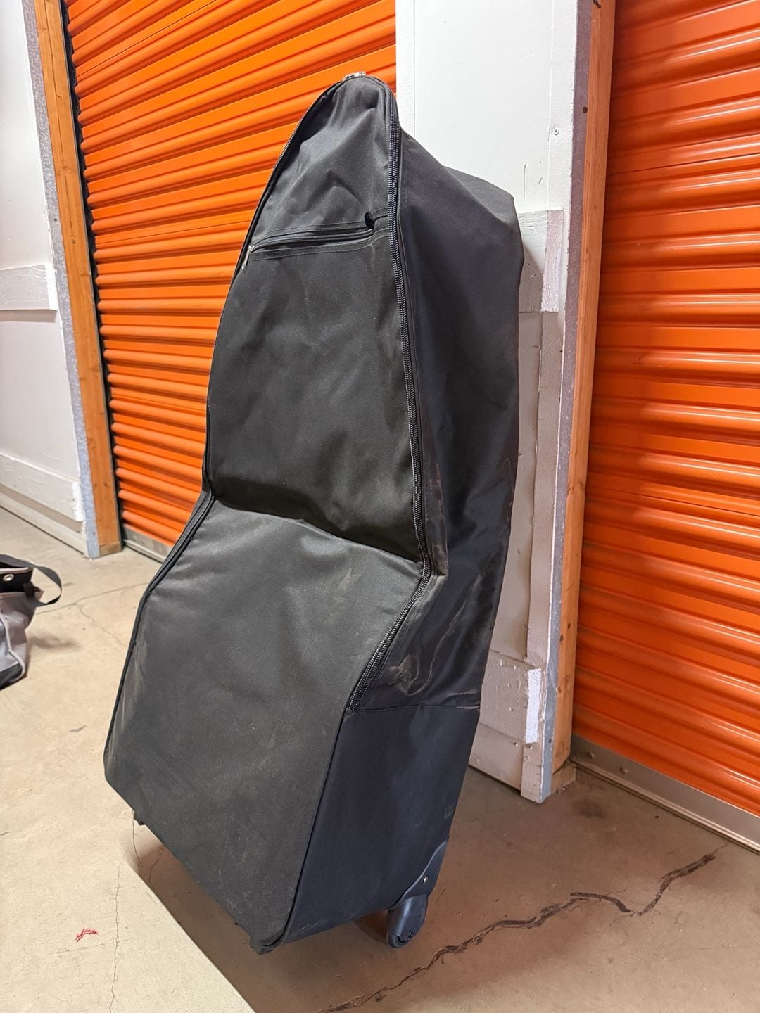 Master Massage Equipment Wheeled Massage Chair Carrying Case Black 2