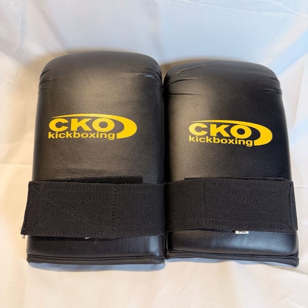 CKO Kickboxing Gloves Size XL Black Bag Sparring Fitness