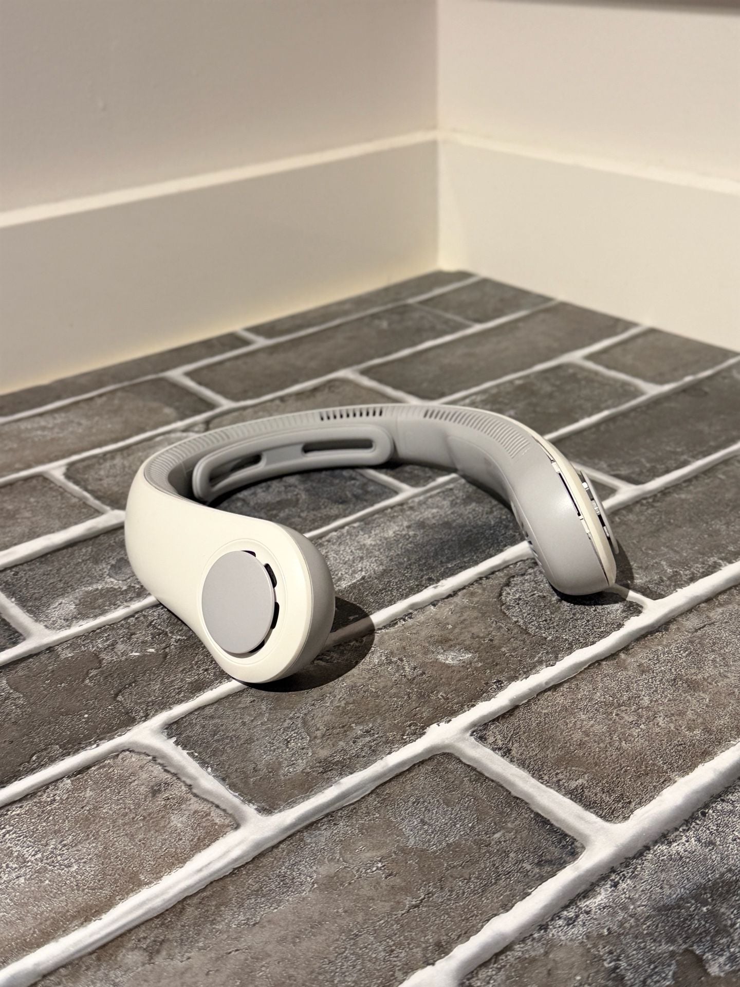 JISULIFE Life4 Portable Hands-Free Bladeless Neck Fan Gray 1