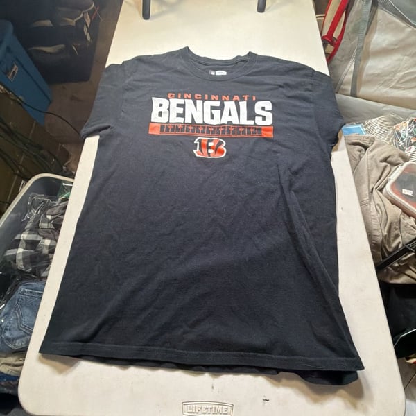 NFL Team Apparel Cincinnati Bengals T-Shirt Size L Black