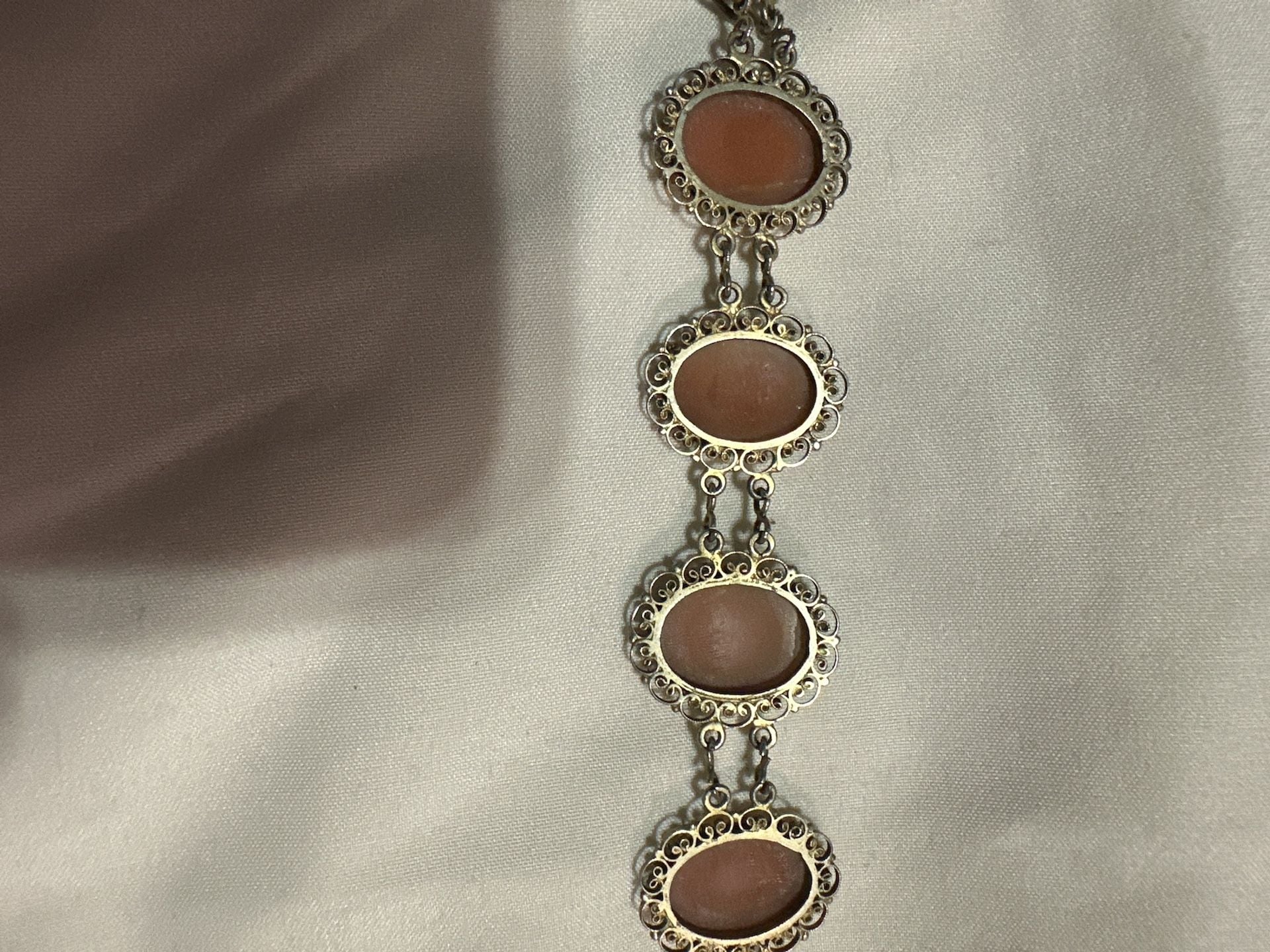 Vintage Hand Carved Shell Cameo Filigree Link Bracelet 9