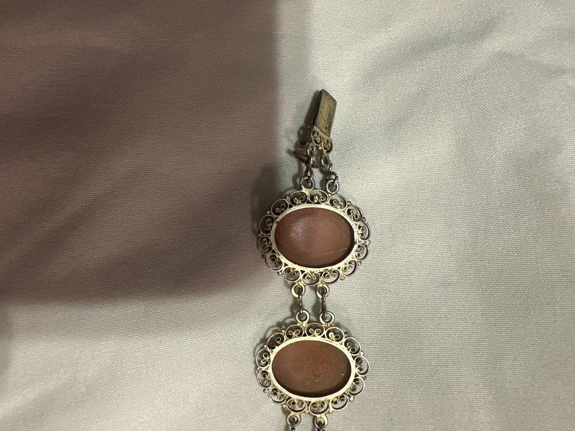 Vintage Hand Carved Shell Cameo Filigree Link Bracelet 10