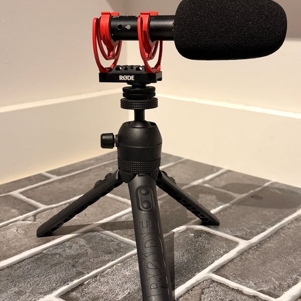 Rode VideoMic GO II Camera-Mount Shotgun Microphone with Tripod
