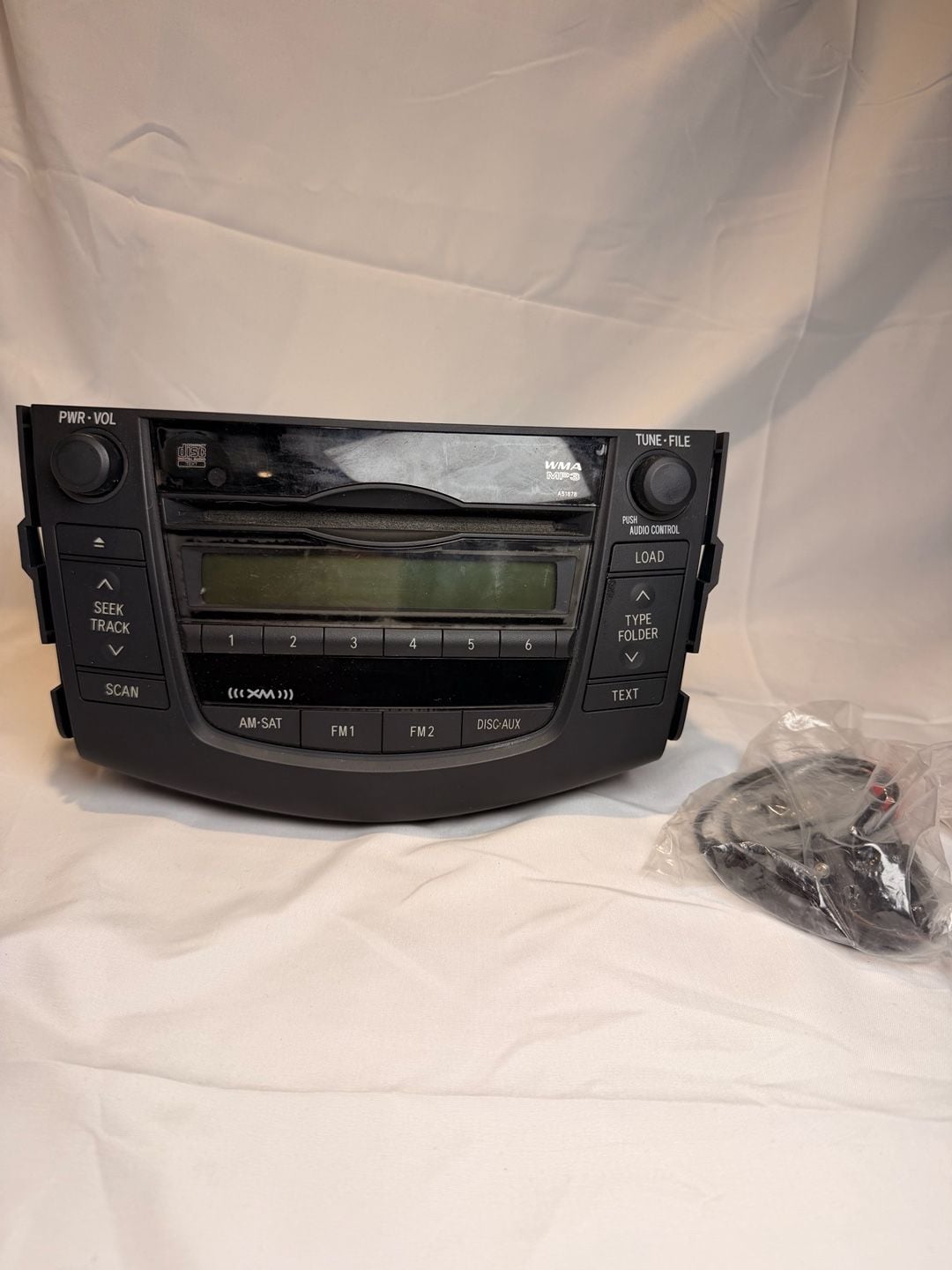 Working Toyota Rav4 OEM Radio CD Player 86120-0R080 1