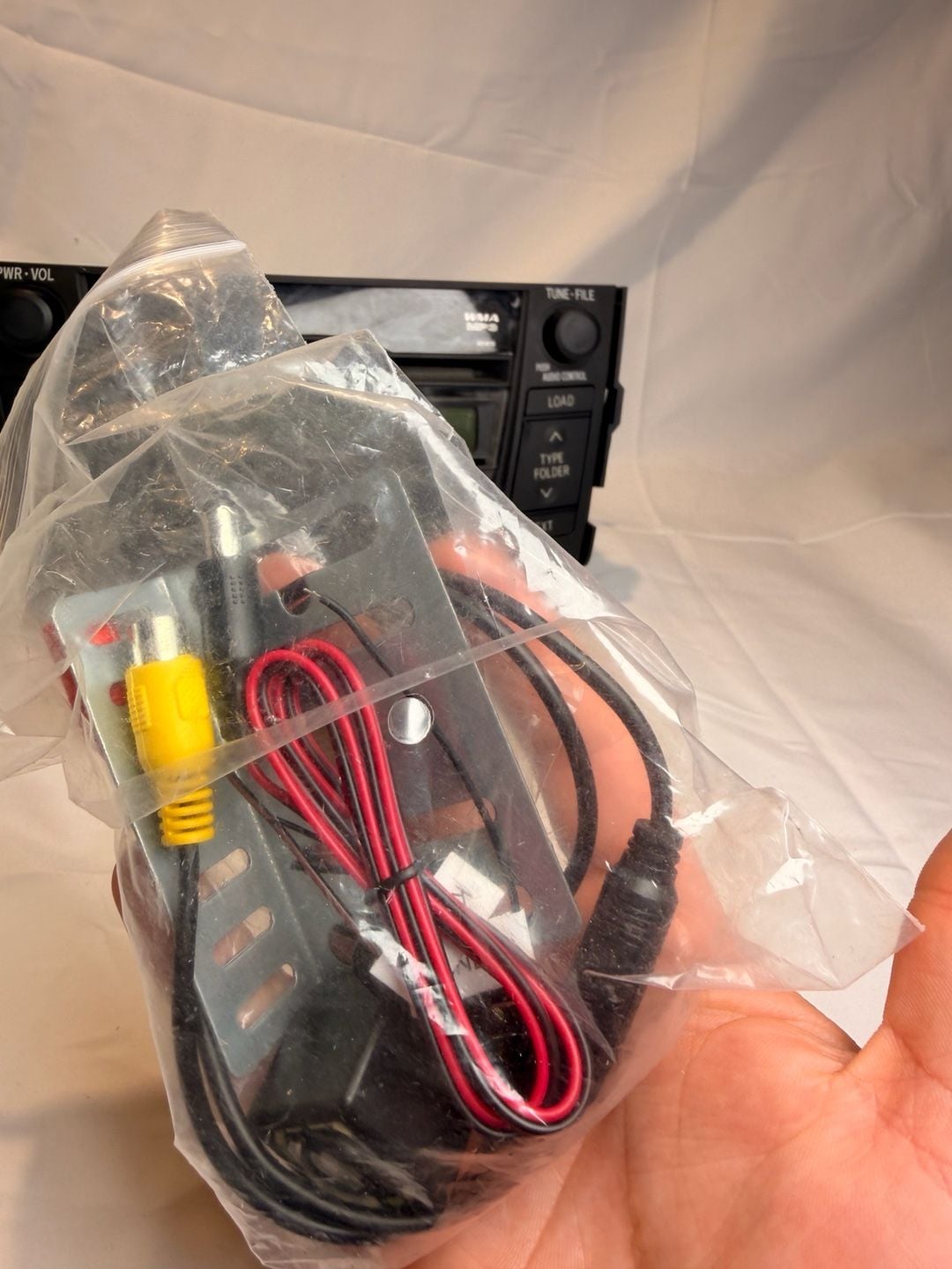Working Toyota Rav4 OEM Radio CD Player 86120-0R080 2
