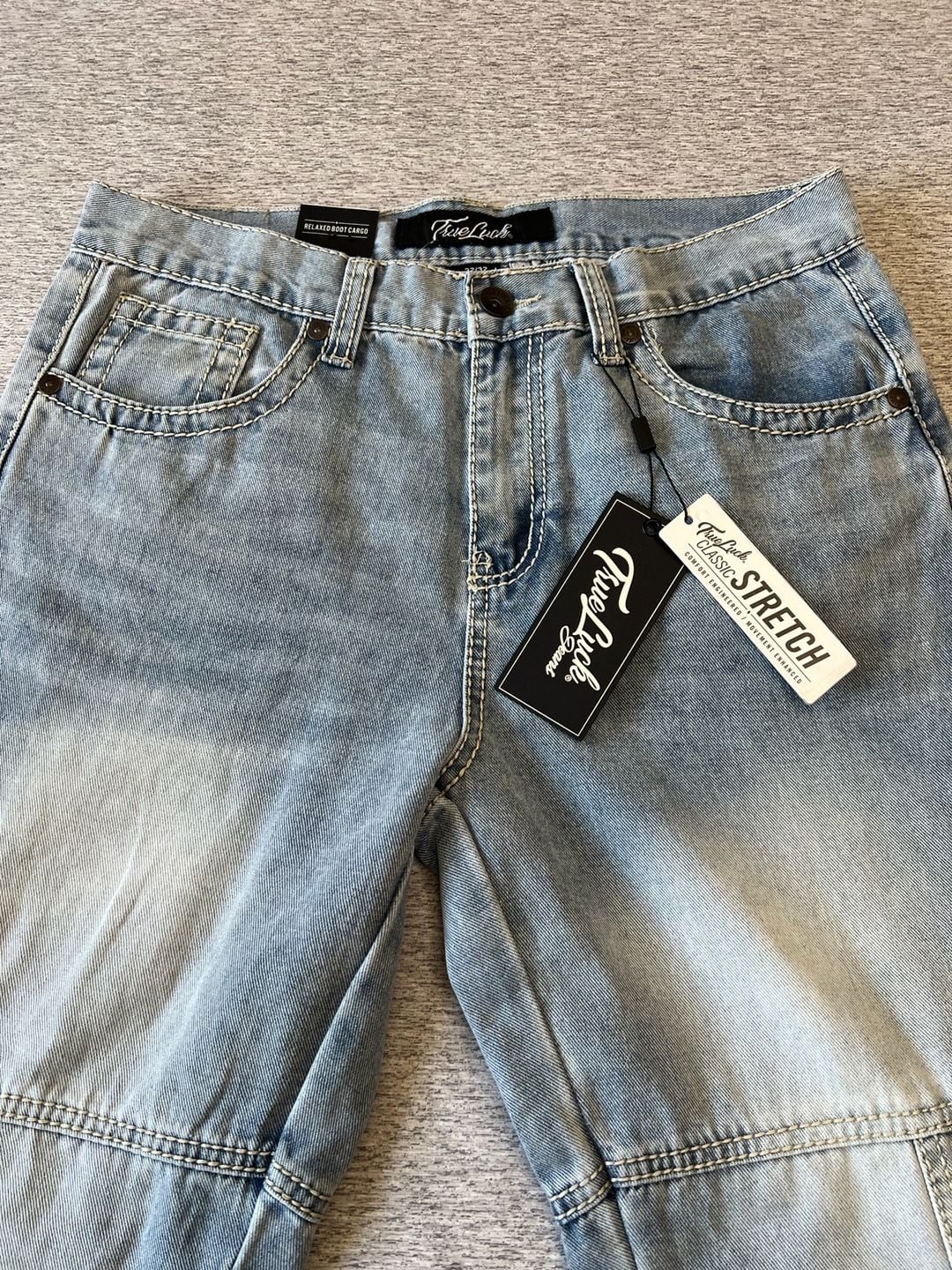 True Luck Men's Relaxed Bootcut Cargo Jeans W32 L32 Light Wash New 4