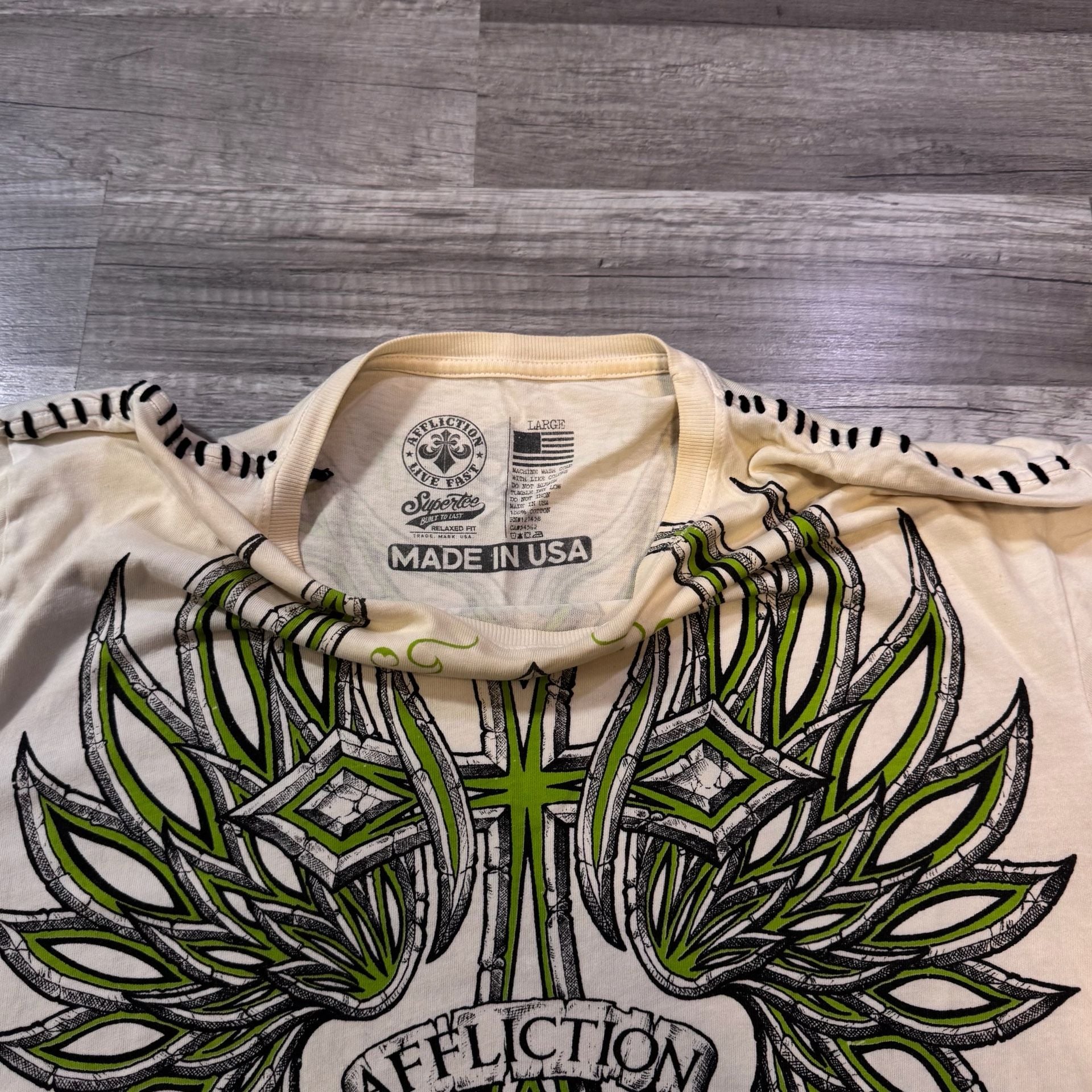 Affliction Graphic T-Shirt Large White Wings Cross 2