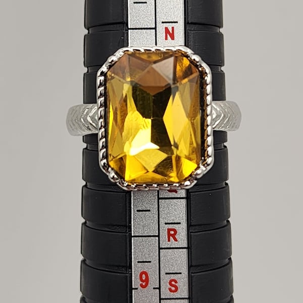 Vintage Style Costume Jewelry Large Yellow Crystal Ring Size 7 Silver Tone
