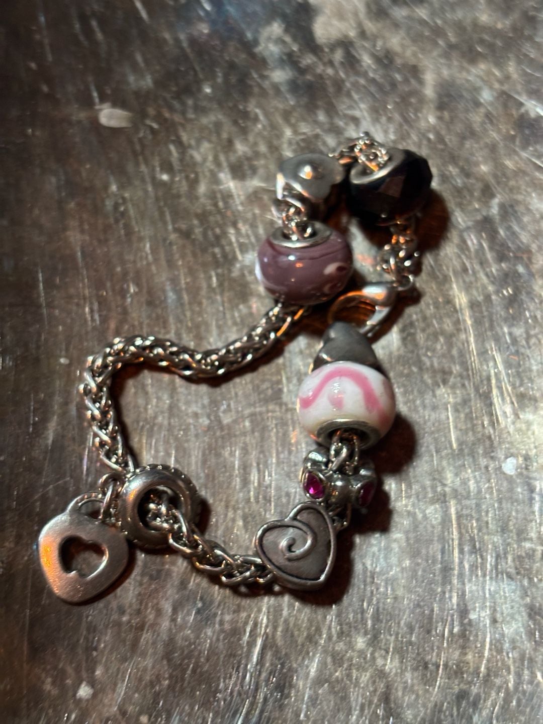 Silver Tone Beaded Bracelet Hearts Ceramic and Glass Bead Chain 7.5" 2