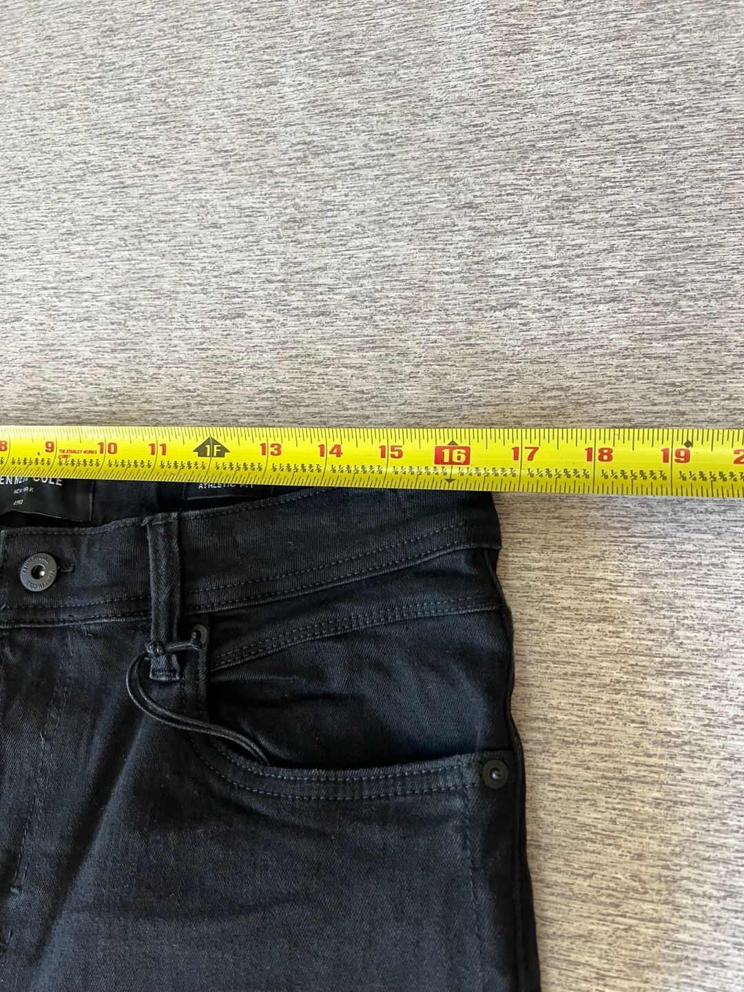 Kenneth Cole Athletic Fit Jeans Size 32x32 Black Denim 10