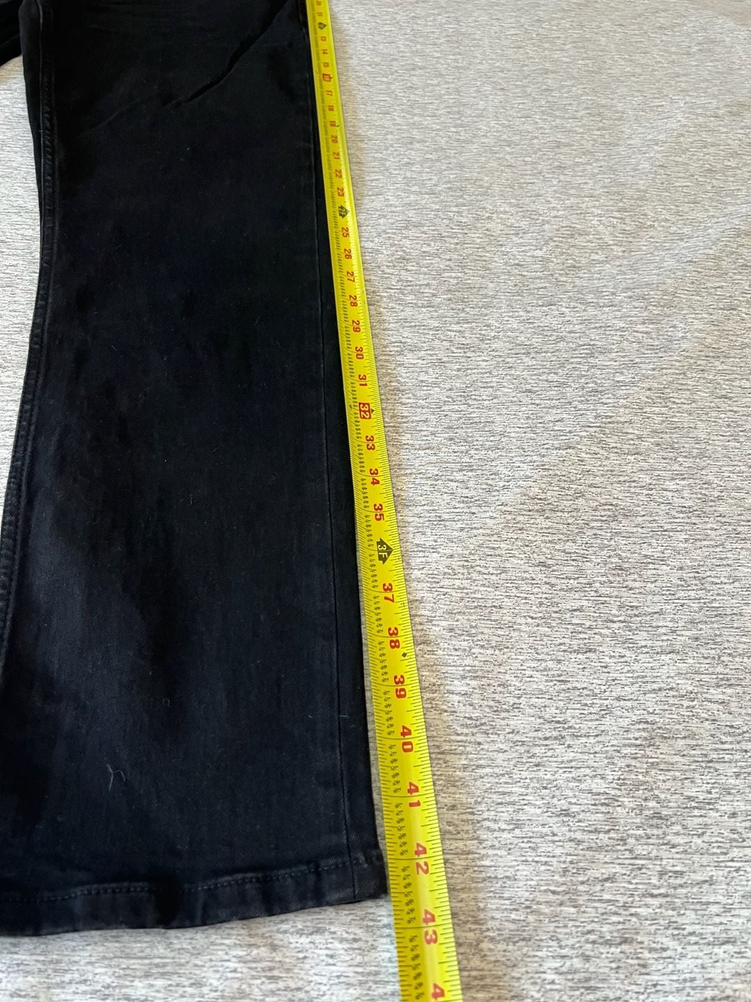 Kenneth Cole Athletic Fit Jeans Size 32x32 Black Denim 13