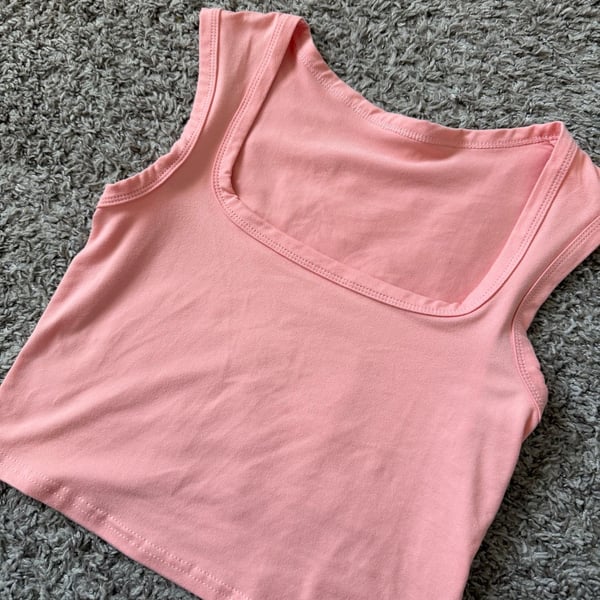 SHEIN Pink Square Neck Crop Tank Top