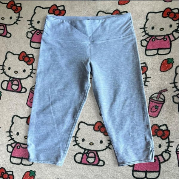 Lululemon Light Grey Textured Capri Leggings with Hem Cuffs
