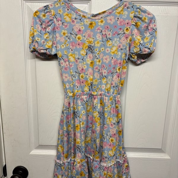 BCBG Girls Floral Dress Size 7/8 Blue Puff Sleeve Ruffle Hem