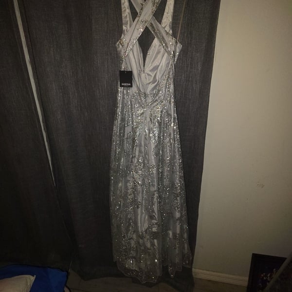 Marina Dresses Long Formal Gown Size 6 Silver Glitter Sequin Prom Dress