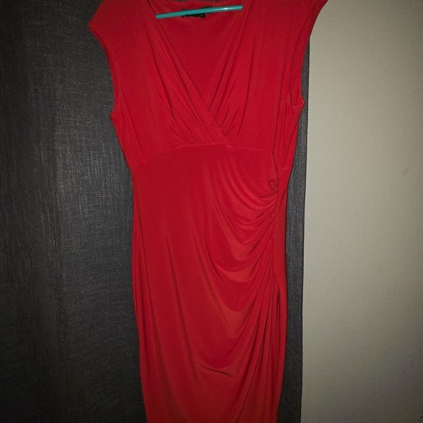 Lauren Ralph Lauren Sheath Dress Size 8 Red Ruched Midi