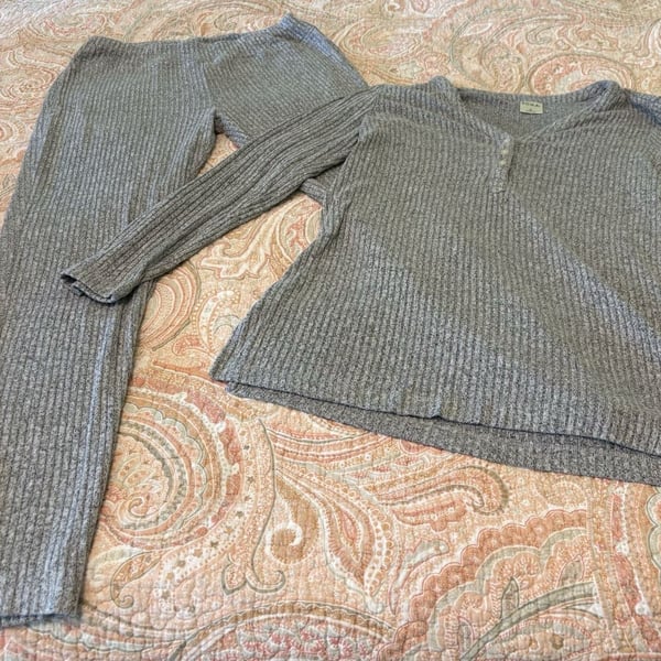 EUC SOMA Grey Ribbed Long Sleeve Henley pullover Loungewear Set Top & Pants, S