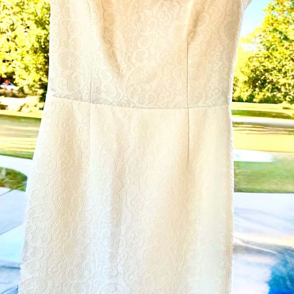 Lauren Ralph Lauren Dress Size 2 White Lace Sheath Knee Length