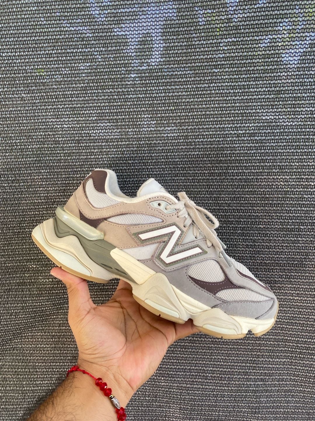New Balance 9060 Grey Matter Timberwolf Mens 8.5 5