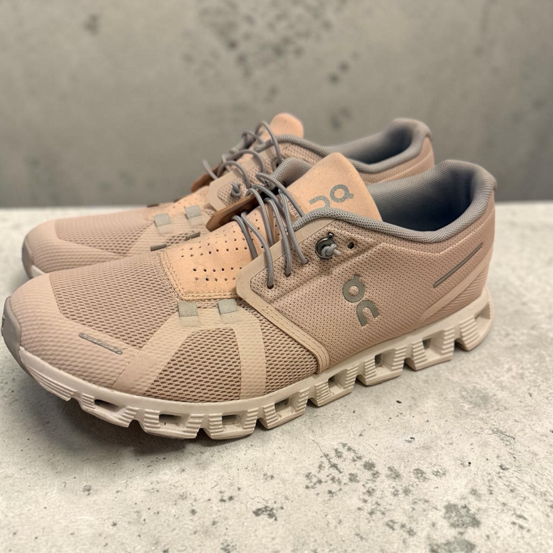 On Cloud 5 Size US W9 Rose Brown Fog Sneakers- Womens 2