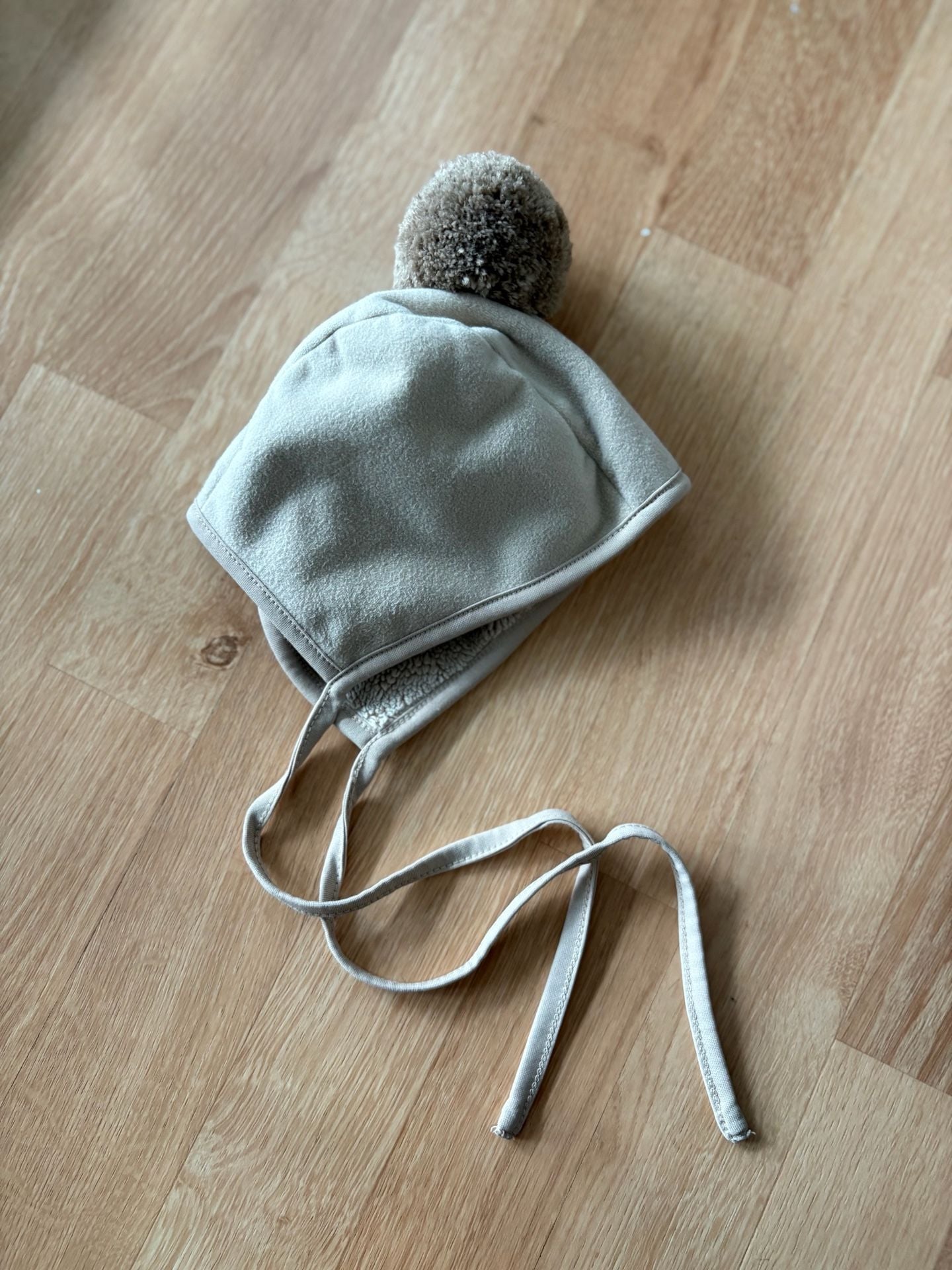 Konny Winter Bonnet Size 6M Beige Fleece Pom-Pom 5