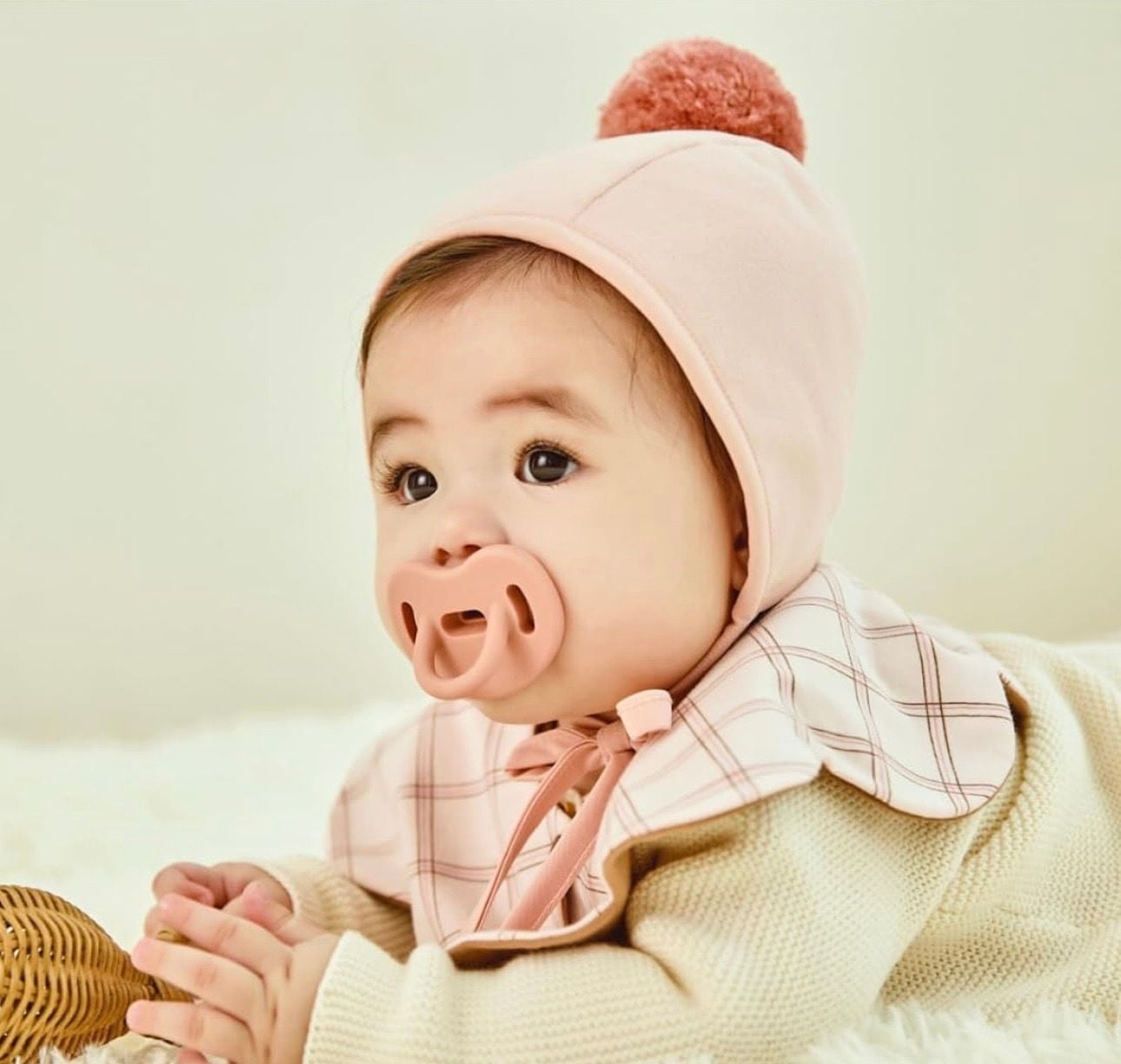 Konny Winter Bonnet Size 6M Beige Fleece Pom-Pom 8
