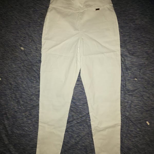 INC International Concepts Skinny Pants Size 4 White Pull-On