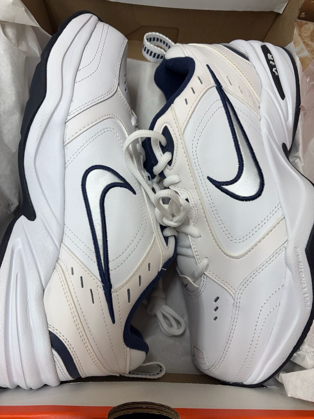 Nike Air Monarch IV Size 8.5W White Navy Leather Wide 4E 3