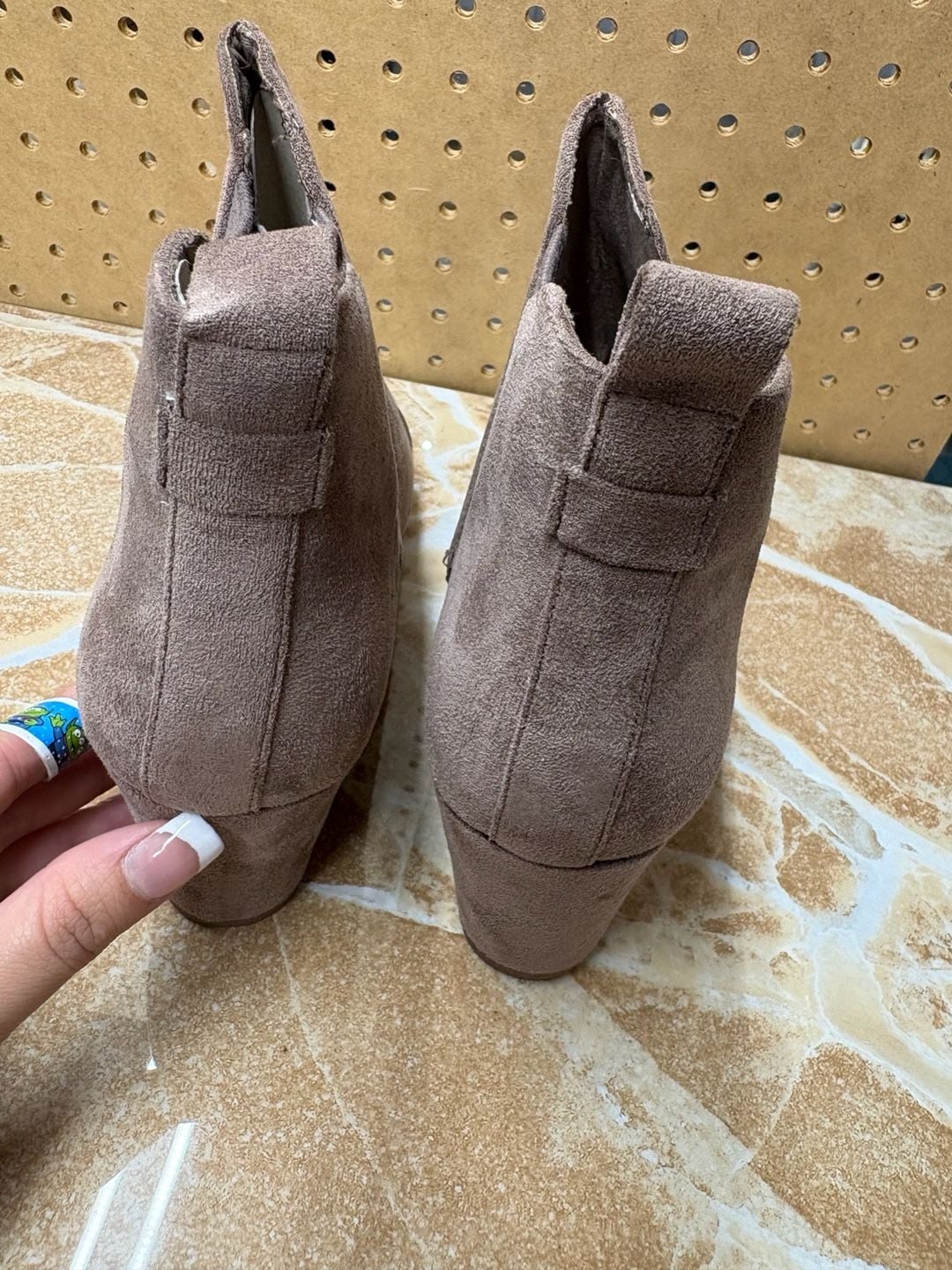 Dunes Zoey Wedge Bootie Size 6 Taupe Suede Ankle Boots 5