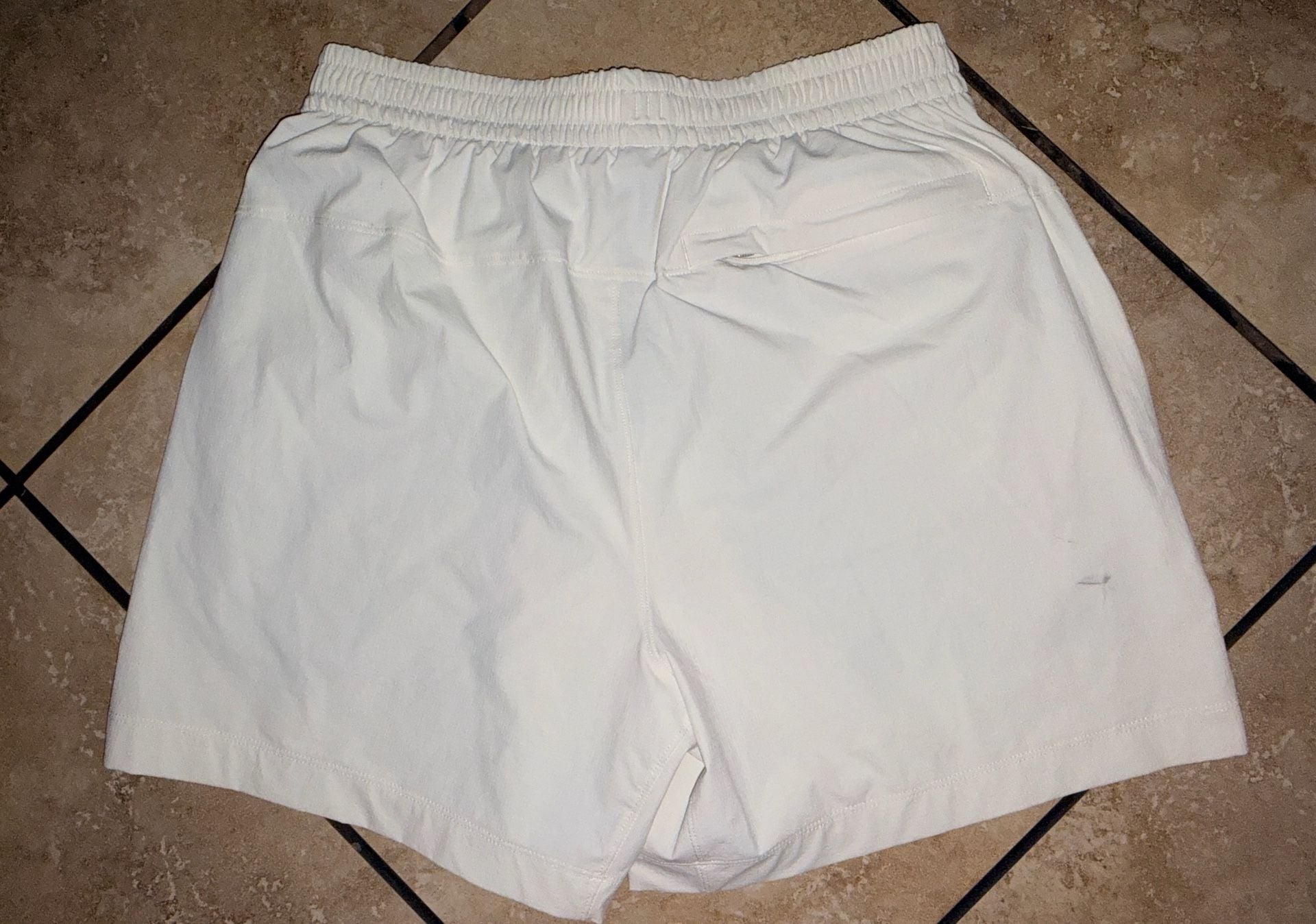 Lululemon Stretch Ripstop Short 5 White 5